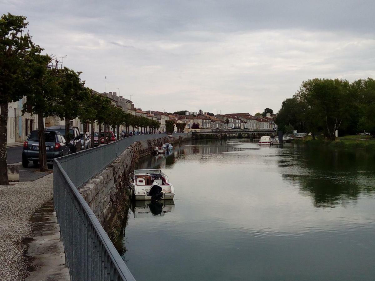 le gite des 3 saules Saint-Savinien Extérieur photo